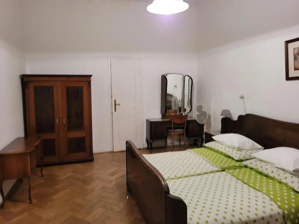 Bright 2Bdr Sleeps 8 Near Center M1 Apartment Prague